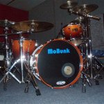reclamebord plakken | Logo op drumstel