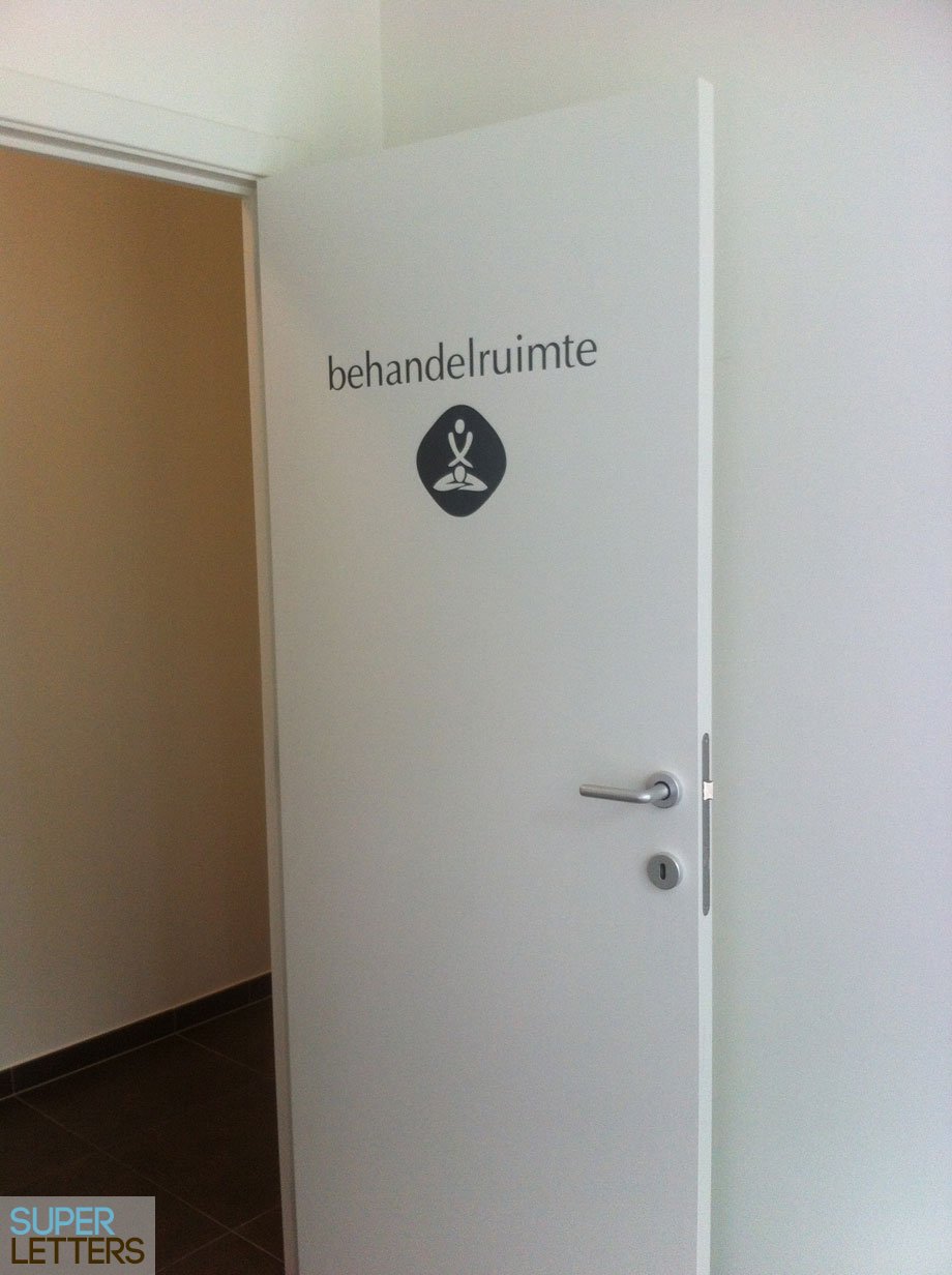naamstickers | Logo op deur