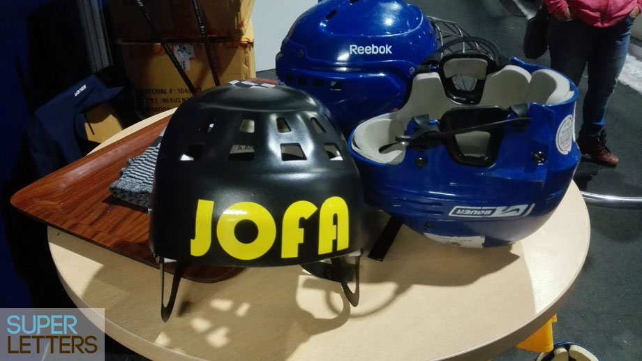 naamstickers | Op een helm