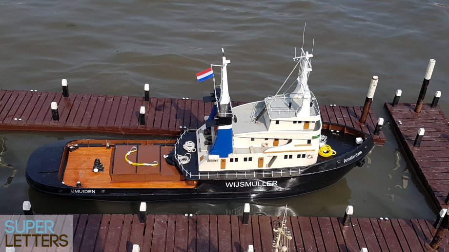 letter stickers | Plakletters op modelschip
